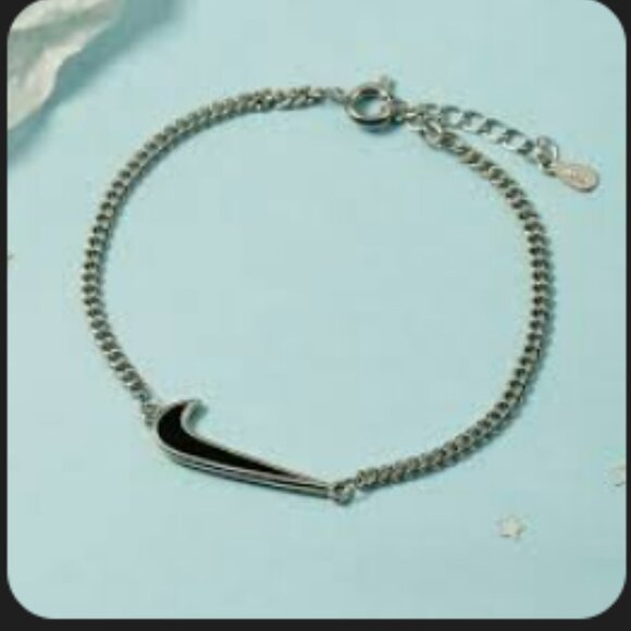 NIKE: Swoosh Bracelet - Picture 2 of 7